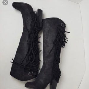 Carlos Santana Rosyln black, has Fringes